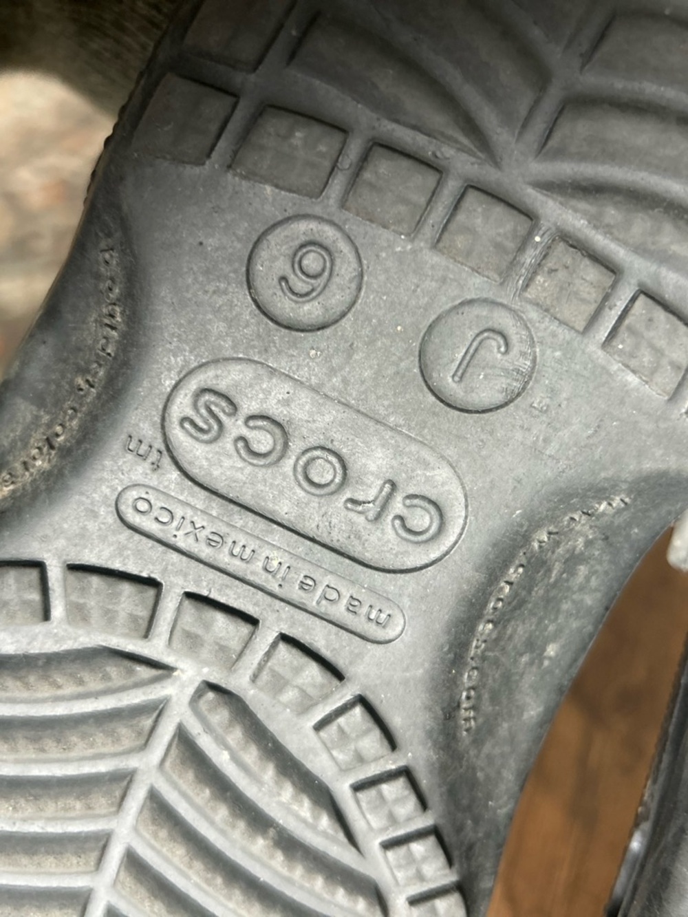 CROCS Black Women's/Unisex Clog Sole Detail - Picture 5 of 6